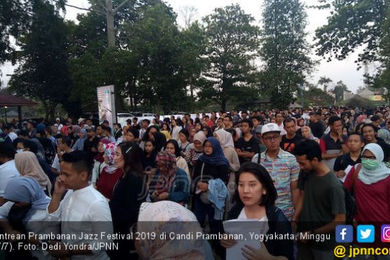 Penonton Membeludak di Hari Terakhir Prambanan Jazz Festival 2019 - JPNN.COM