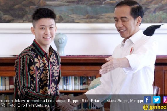 Rapper Rich Brian Dijamu Jokowi di Istana Bogor - JPNN.COM