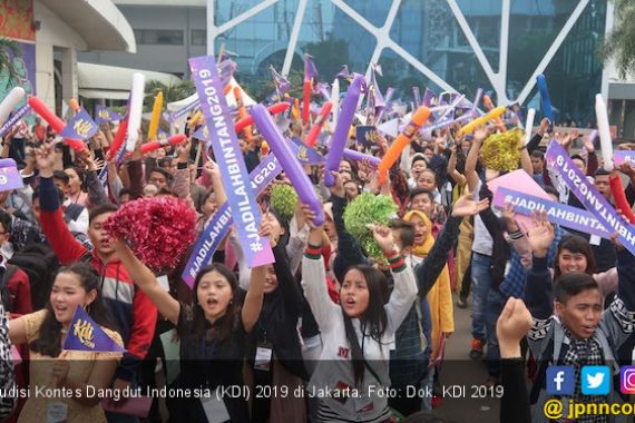 Ratusan Orang Berebut Jadi Penyanyi Dangdut di Jakarta - JPNN.COM