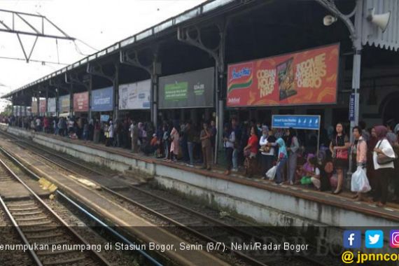 Perjalanan KRL Terganggu, Penumpang Menumpuk di Stasiun Bogor - JPNN.COM