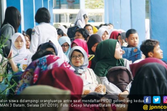 Banyak Anak Kampung Tua Minta Diakomodir di Sekolah Negeri Terdekat - JPNN.COM