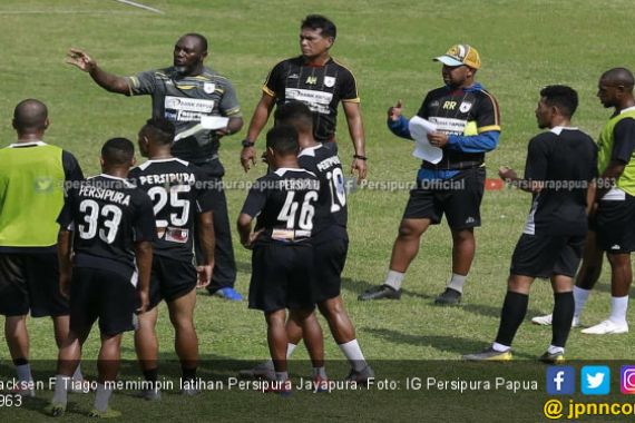 Persipura vs Madura United: Buktikan Sihirmu, Jacksen F Tiago! - JPNN.COM