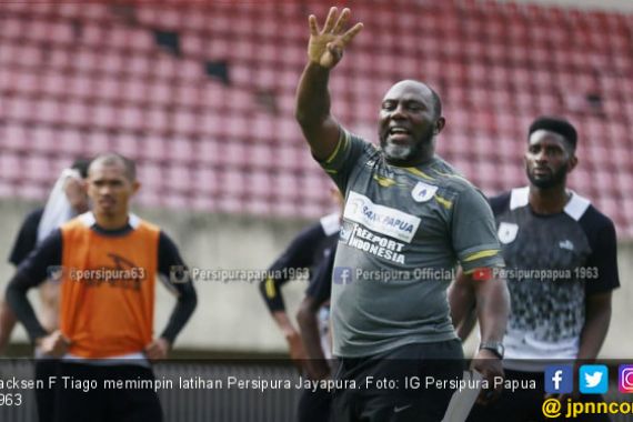 Persipura vs Madura United: Jacksen F Tiago Sudah Temukan Formula Jitu - JPNN.COM