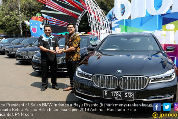 BMW Serahkan 15 Mobil Seri 740Li Untuk Keperluan Atlet dan Panitia Blibli Indonesia Open 2019 - JPNN.COM