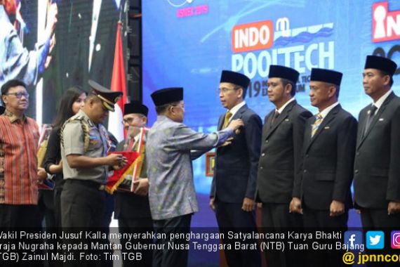 TGB Zainul Majdi Raih Penghargaan Bergengsi dari Jokowi - JPNN.COM