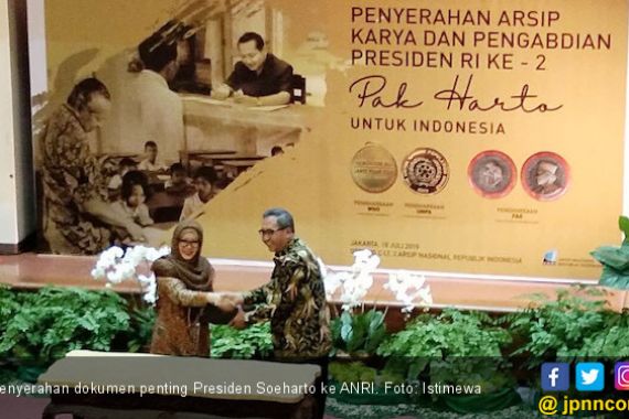 Keluarga Cendana Serahkan Dokumen Presiden Soeharto ke ANRI - JPNN.COM