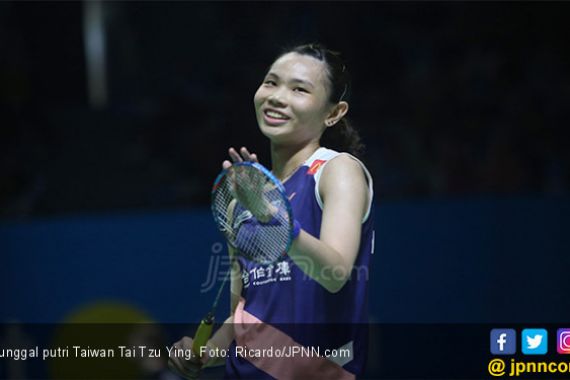 Mungkin Hanya Tai Tzu Ying yang Bisa Melakukan Gerakan Gemulai Seperti Ini - JPNN.COM