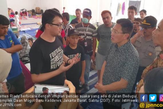 James Riady Ajak Masyarakat Bantu Imigran Pencari Suaka - JPNN.COM