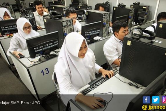 Ingat ! Sekolah Tak Boleh Ambil Keuntungan Penjualan Seragam Saat PPDB - JPNN.COM