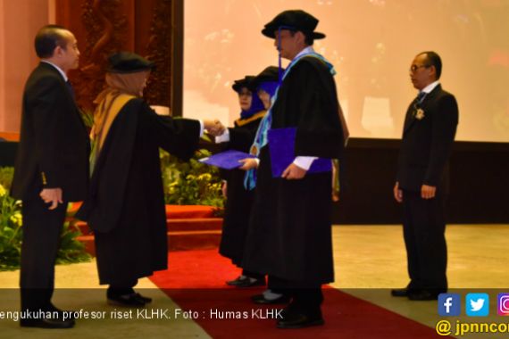 Selamat ! Para Peneliti KLHK Dikukuhkan Sebagai Profesor Riset - JPNN.COM