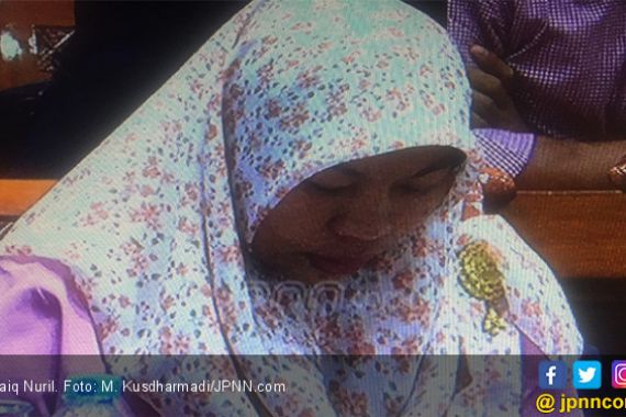 Baiq Nuril Menangis, Lalu Hanya Bisa Bilang Alhamdulillah dan Terima Kasih - JPNN.COM