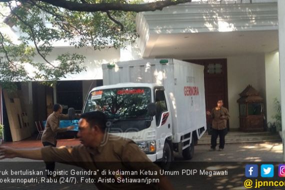 Prabowo Pulang, Truk Logistic Gerindra Masuk Rumah Mega - JPNN.COM