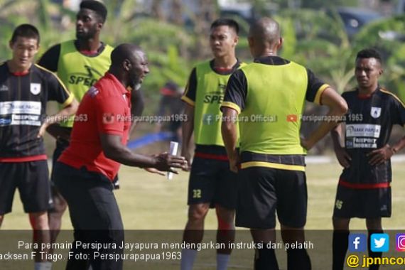 Jacksen F Tiago Bongkar Resep Bangkitkan Performa Persipura - JPNN.COM