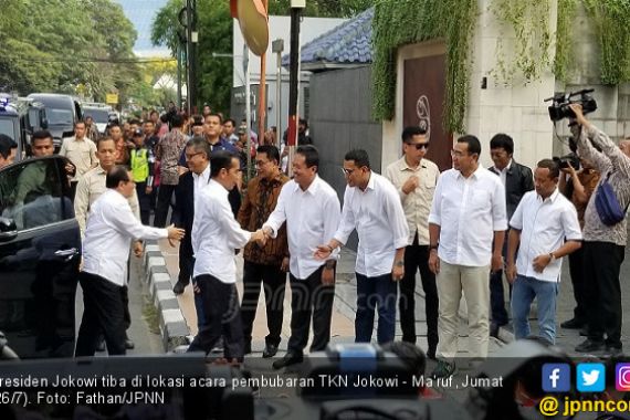 Jokowi dan JK Hadir di Acara Pembubaran TKN - JPNN.COM