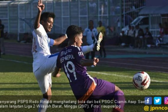 Raja Faisal Protes Kepemimpinan Wasit Laga PSGC vs PSPS - JPNN.COM