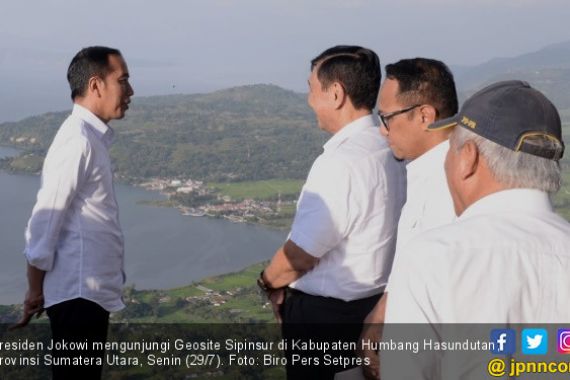 Presiden Jokowi: Izin Perusahaan Perusak Lingkungan Danau Toba Bisa Dicabut - JPNN.COM