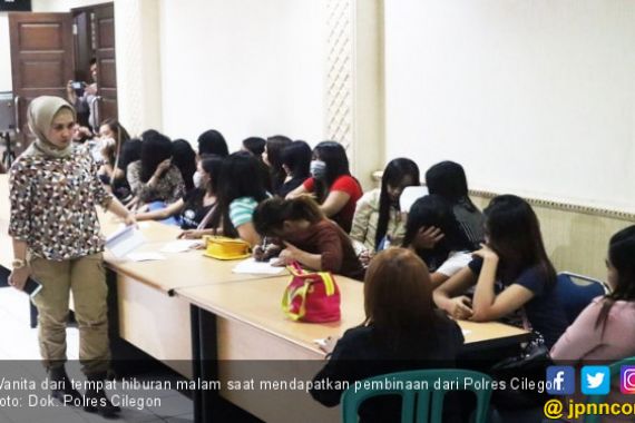 Puluhan Wanita Pekerja Hiburan Malam Terjaring Operasi - JPNN.COM