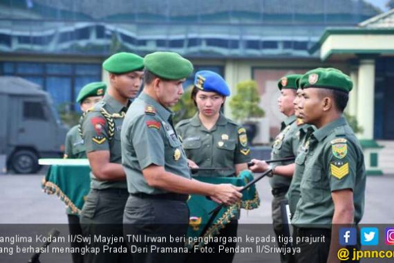 3 Prajurit Penangkap Prada DP Pelaku Mutilasi Sang Pacar Dapat Penghargaan dari Pangdam - JPNN.COM