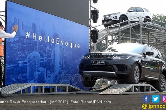 Range Rover Evoque Terbaru Punya Teknologi Kap Mesin Transparan - JPNN.COM