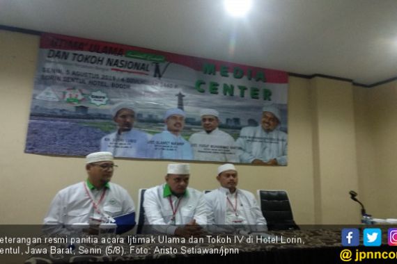 Pentolan HTI Hadiri Ijtimak Ulama IV, Slamet Maarif: Beliau Aset Bangsa - JPNN.COM