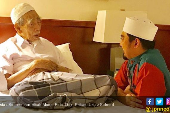 Mbah Moen Meninggal, Ustaz Solmed: Tak Kuat Air Mata Ini Menahannya Lagi - JPNN.COM