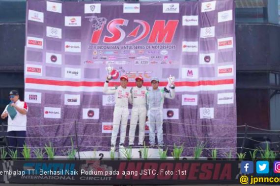Dua Pembalap Harumkan Nama Indonesia di Japan Super Touring Car - JPNN.COM