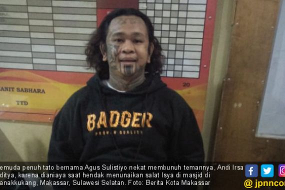 Dibogem saat Hendak Salat di Masjid, Pemuda Penuh Tato Bunuh Temannya - JPNN.COM