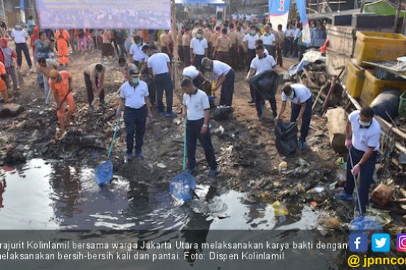 Kolinlamil Bersama Warga Jakarta Utara Membersihkan Kali dan Pantai - JPNN.COM