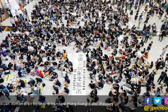 Diduduki Demonstran, Bandara Hong Kong Tutup - JPNN.COM