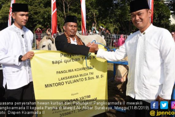 Pangarmada II Serahkan Hewan Kurban di Masjid Al Akbar Surabaya - JPNN.COM