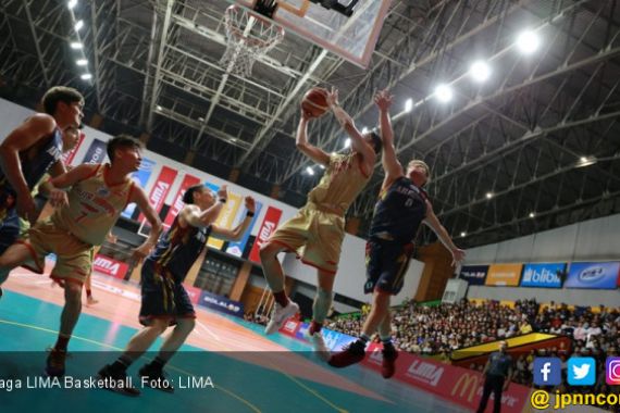Kalahkan UPH, Tim Basket Putra ITHB Juara LIMA Basketball Final National - JPNN.COM