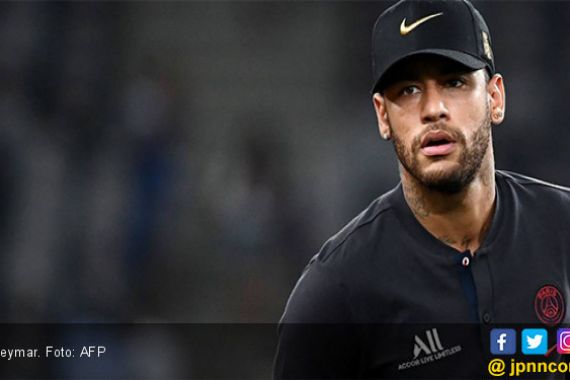 PSG Singkirkan Barang Dagangan Berbau Neymar dari Toko Resmi Klub - JPNN.COM