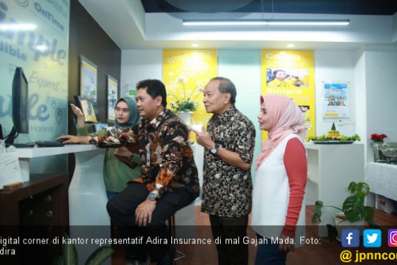 Adira Insurance Dekati Pengunjung Mal - JPNN.COM