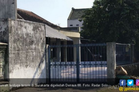 Densus 88 Tangkap Terduga Teroris di Surakarta - JPNN.COM