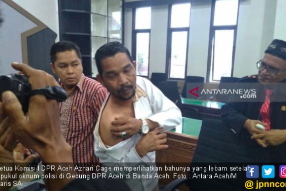 Duh Anggota Dewan Bonyok Kena Pukul dari Polisi - JPNN.COM