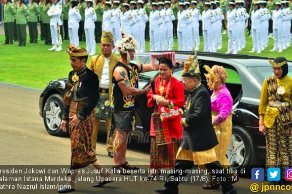 Ada yang Berbeda di Istana: Jokowi dan JK Pilih Bermobil ke Upacara HUT Kemerdekaan - JPNN.COM