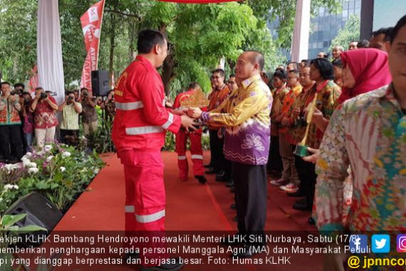 KLHK Apresiasi Anggota Manggala Agni dan Masyarakat Peduli Api - JPNN.COM