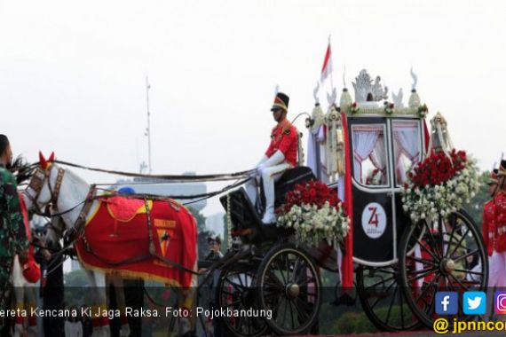 Kereta Kencana Ki Jaga Raksa Pengantar Bendera Pusaka, Kebanggaan Masyarakat Purwakarta - JPNN.COM