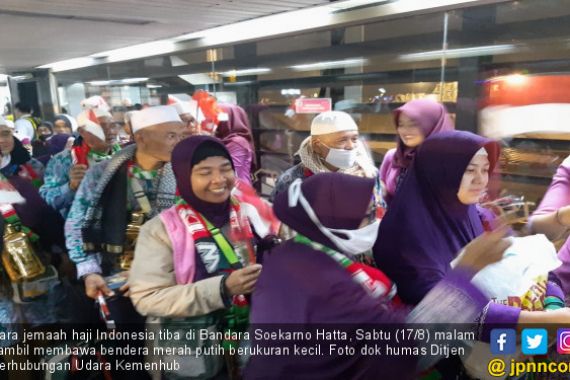 Tiba di Indonesia, Para Jemaah Haji: Merdeka - JPNN.COM