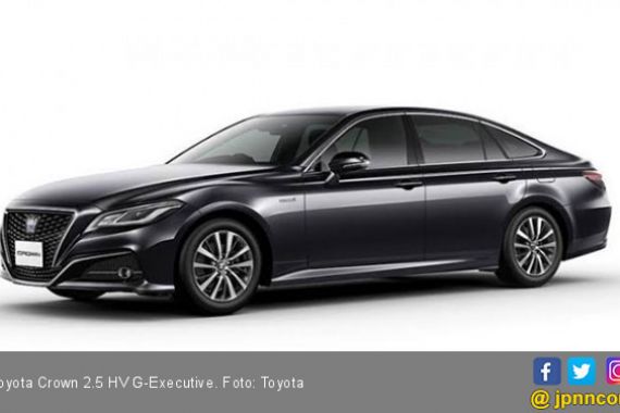 Intip Spesifikasi dan Harga Toyota Crown 2.5 HV G-E, Mobil Dinas Menteri Jokowi - JPNN.COM