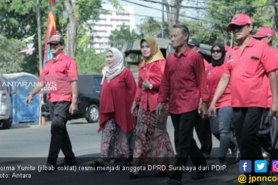  Norma Yunita, si Cantik Mantan Sopir Mobil Damkar, Resmi jadi Anggota DPRD Surabaya - JPNN.COM