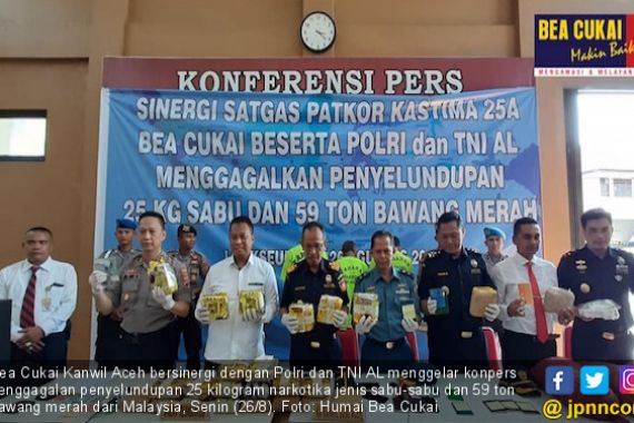 Bea Cukai Aceh Menggagalkan Penyelundupan Sabu-sabu dan Bawang Merah - JPNN.COM