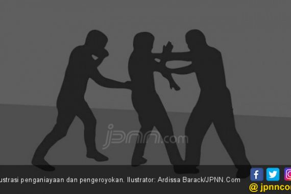 Anggota TNI Dikeroyok Preman, Ditahan di Pasar - JPNN.COM