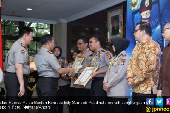 Selamat, Kabid Humas Polda Banten Raih Penghargaan Kapolri - JPNN.COM