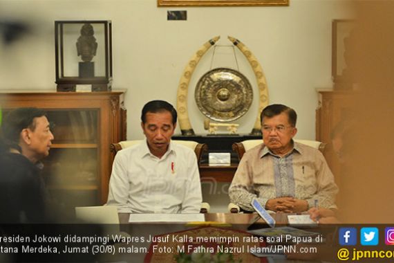 Mendadak Jokowi Gelar Rapat Terbatas soal Papua, Wajahnya Lelah - JPNN.COM