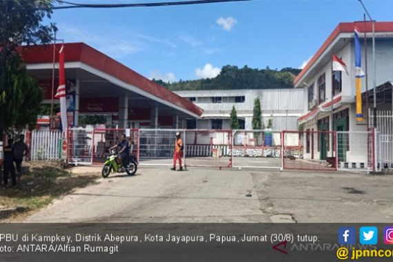 PascaRusuh, Pertamina Kembali Salurkan BBM di Jayapura dengan Pengawalan - JPNN.COM