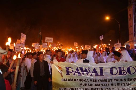 Ribuan Masyarakat Pandeglang Sambut Tahun Baru Islam - JPNN.COM