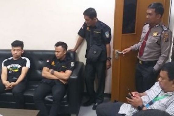 Berita Terbaru Oknum Anggota Dewan yang Ketangkap Bawa Alat Isap Sabu di Bandara - JPNN.COM