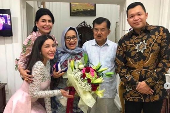 Jusuf Kalla dan Kiai Ma'ruf Amin jadi Saksi Pernikahan Dokter Cantik Ini - JPNN.COM