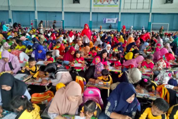 5000 Anak Ramaikan Lomba Mewarnai Sekaligus Berdonasi - JPNN.COM